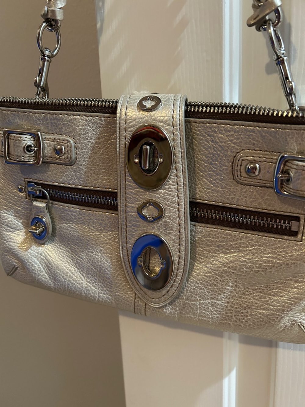 Coach Metallic Silver Leather Shoulder Bag with Chain Strap - Picture 2 of 5